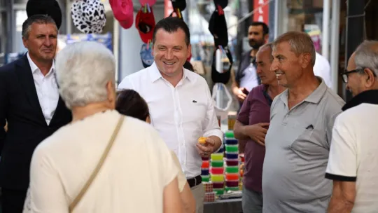 Başkan Balcıoğlu, Semt Pazarında Esnaf ve Vatandaşlarla Buluştu
