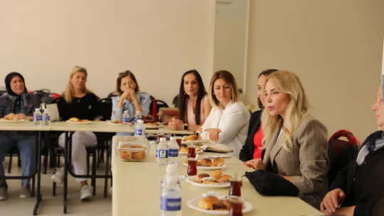Hayriye Sena Balcıoğlu, Alipaşa Mahallesi'nde Kadınlarla Buluştu