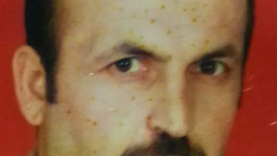 22 yıllık cinayeti azmettirmekle suçlanıyorlardı, delil yetersizliği beraat ettirdi