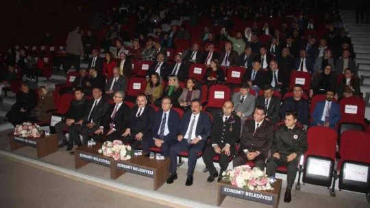 24 Kasım Öğretmenler Günü Edremit'te kutlandı