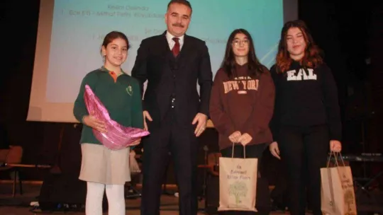 24 Kasım Öğretmenler Günü Edremit'te kutlandı