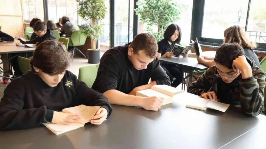 25 binden fazla kitap bulunan Kitaphane öğrencilerin gözdesi oldu