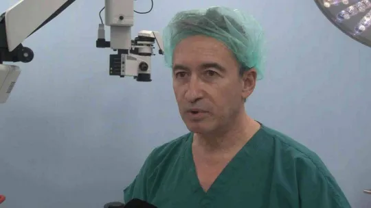 25 yıldır görme problemi yaşayan hasta Türk doktorun geliştirdiği tedavi ile sağlığına kavuşacak