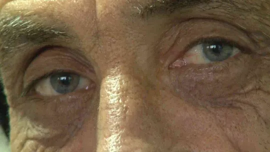 28 yıldır eşinin fotoğrafını cüzdanında taşıyor