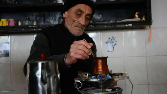28 yıldır eşinin fotoğrafını cüzdanında taşıyor