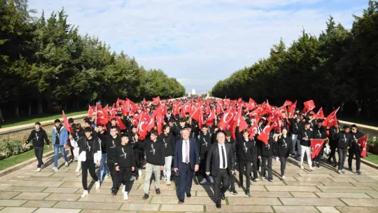 Başkan Mesut Üner Gençlerle Anıtkabir'i Ziyaret etti