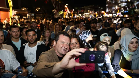 Silivri'de Düzenlenen Hamsi Şenliği'nde Rasul Dindar Konseri Gerçekleşti