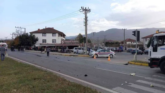 3 araç birbirine girdi: 1 ölü, 4 yaralı