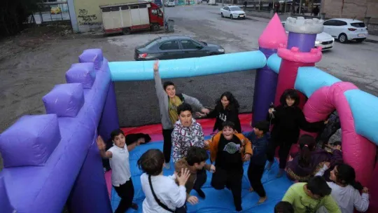 3 bin 482 çocuk oyun tırına misafir oldu