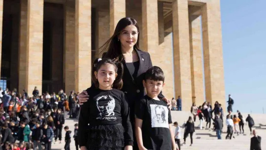 3 bin Uğurlu öğrenciden Ata'ya ziyaret