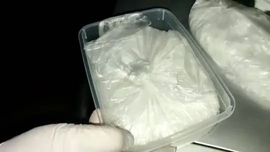 30 liralık saklama kabı ve yağdanlıkta milyarlık uyuşturucu taşıdılar