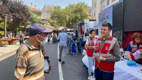 CHP Semt Pazarı'ndaydı