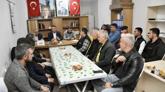 Başkan Bozoğlu, seçim irtibat bürolarını ziyaret etti