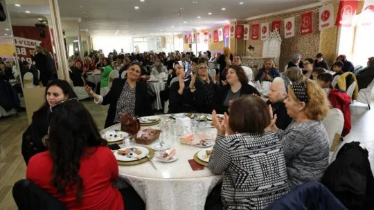 MHP Teşkilatı Silivrili kadınlarla kahvaltıda buluştu