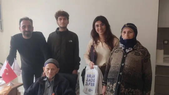 AK Parti'den 4 bin haneye ziyaret