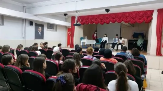 Çağrıbey öğrencileri 'Uyan' oyununu sergiledi