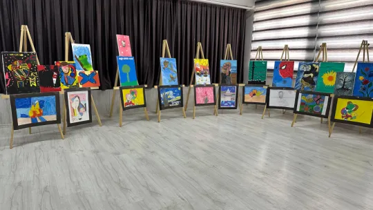 Silivri Mimar Sinan Ortaokulu'nda Görsel Sanatlar Sergisi Açılışı