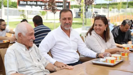 Silivri Cemevi'nden Aşure Lokması