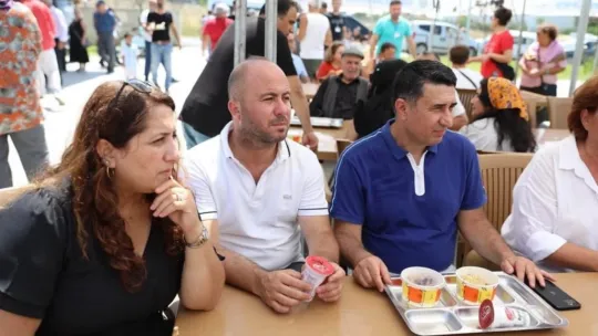 Silivri Cemevi'nden Aşure Lokması