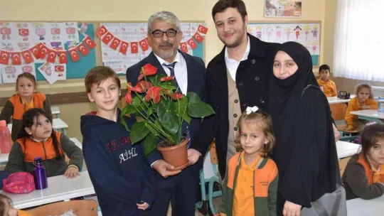 4 kardeşten öğretmenlerine sürpriz ziyaret