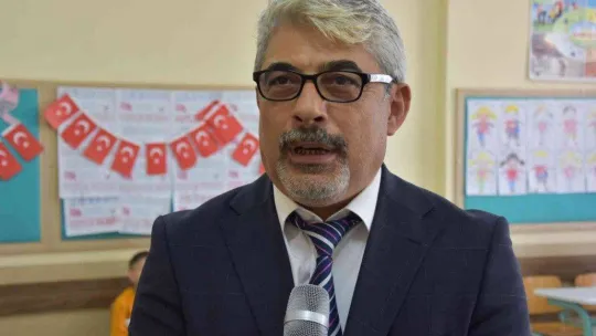 4 kardeşten öğretmenlerine sürpriz ziyaret