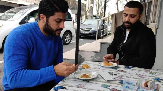 40 yıldır aynı yerde seyyar tezgah açıyor