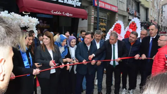 Hakverdi, vatandaşlarla bir araya gelmeye devam ediyor