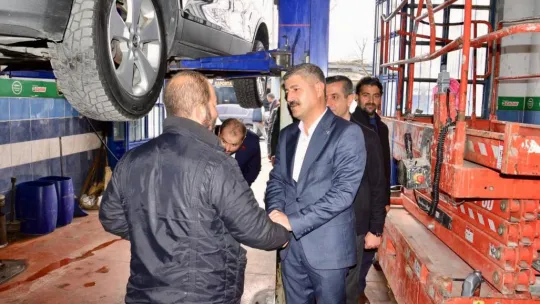 Hakverdi, vatandaşlarla bir araya gelmeye devam ediyor