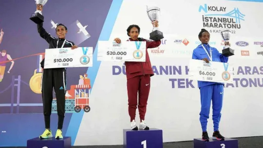 44. İstanbul Maratonu'nda kazananlar ödüllerini aldı
