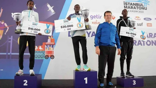 44. İstanbul Maratonu'nda kazananlar ödüllerini aldı