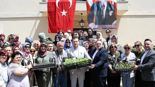 Silivri Belediyesi'nden Tarımsal Üretime Destek: 80.000 Fide Dağıtımı