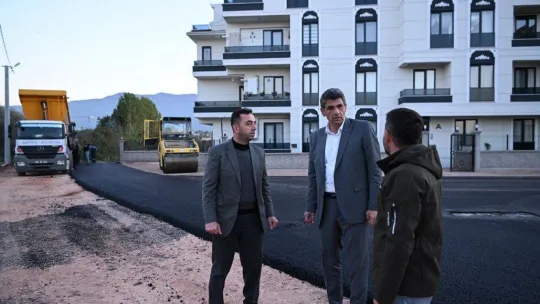 450 ton asfalt kullanıldı, iki sokağın çehresi değişti