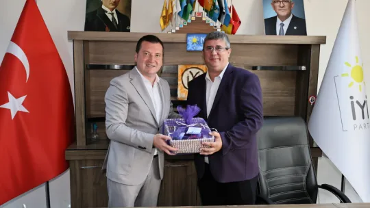 Başkan Balcıoğlu'ndan Silivri'deki Siyasi Partilere Ziyaret