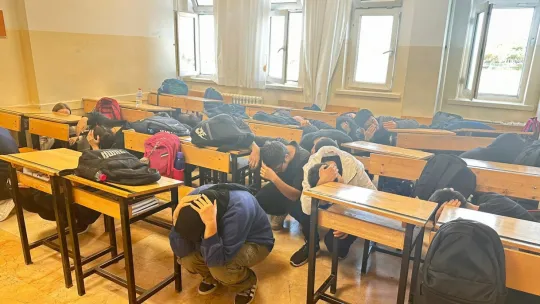 Silivri Atatürk Anadolu Lisesi'nde Deprem Tatbikatı Gerçekleştirildi