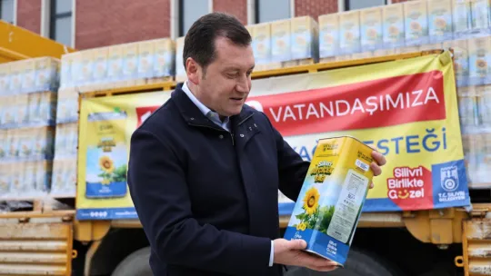 Silivri Belediyesinden 15 Bin Haneye Ayçiçek Yağı Desteği
