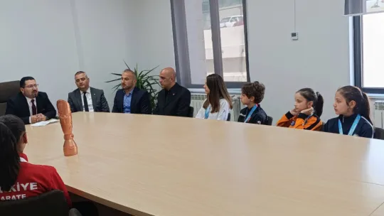 Silivri'nin Karate Şampiyonları Ödüllendirildi