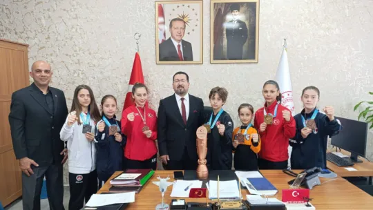 Silivri'nin Karate Şampiyonları Ödüllendirildi
