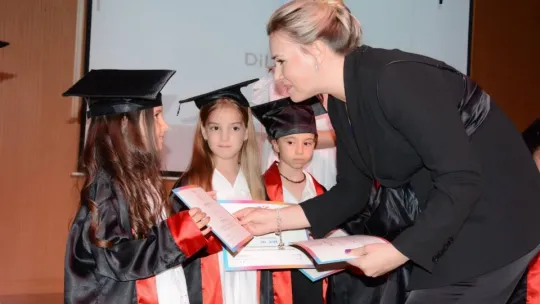 Dilek Yetkin Akademi'de mezuniyet coşkusu