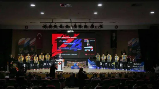 50 bin lira değerinde ödüllü E-Spor Gençlik Kupası finali yapıldı