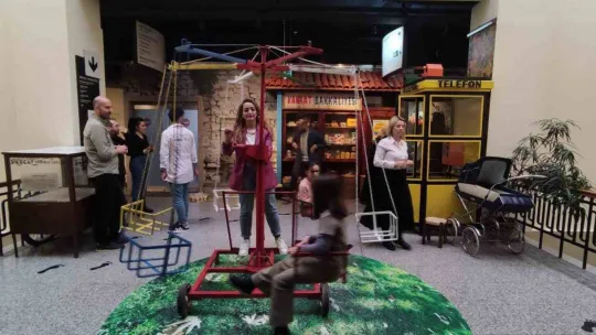 50 yıl önceki Bursa sokaklarında boza dağıttılar