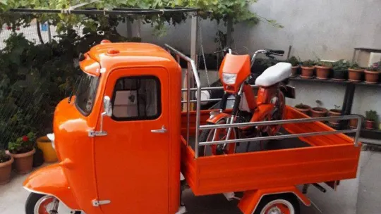 50 yıllık triportörleri ilk günkü ihtişamıyla yeniliyor