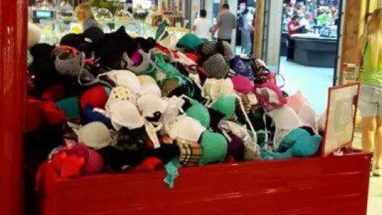 50 yıllık triportörleri ilk günkü ihtişamıyla yeniliyor