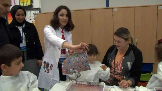 500 yıllık geleneksel İstanbul oyuncakları Arnavutköy'de tanıtıldı