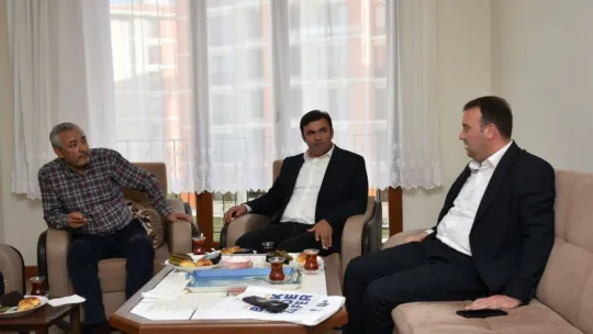 AK Parti'den 4 bin haneye ziyaret