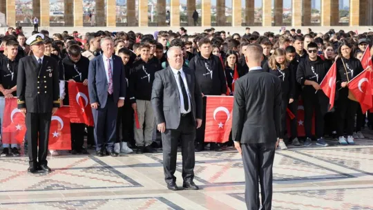 Başkan Mesut Üner Gençlerle Anıtkabir'i Ziyaret etti