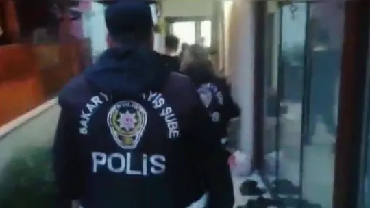 6 adrese eş zamanlı fuhuş operasyonu: 2 kişi tutuklandı