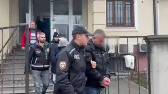 6 adrese eş zamanlı fuhuş operasyonu: 2 kişi tutuklandı