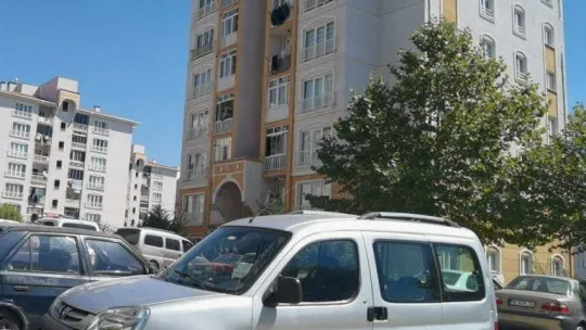 6. kattan düşen genç hayatını kaybetti