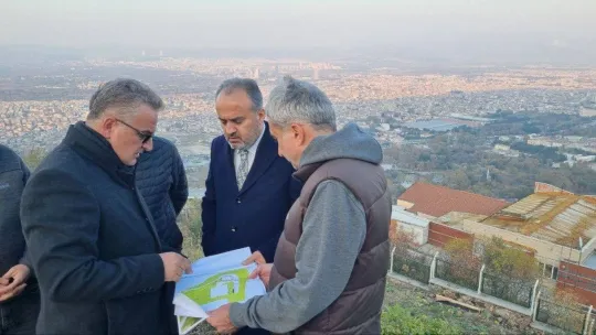 600 metrekarelik Türk bayrağı göklere çekildi