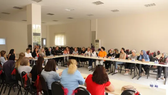 Hayriye Sena Balcıoğlu, Alipaşa Mahallesi'nde Kadınlarla Buluştu